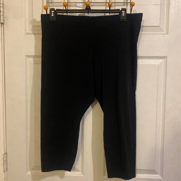 ***3/$50***Nike LIKE NEW Capri Leggings Size 2X - Picture 2 of 7